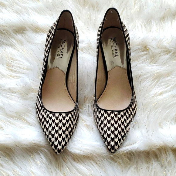 Michael Kors Shoes - Michael Kors houndstooth heels